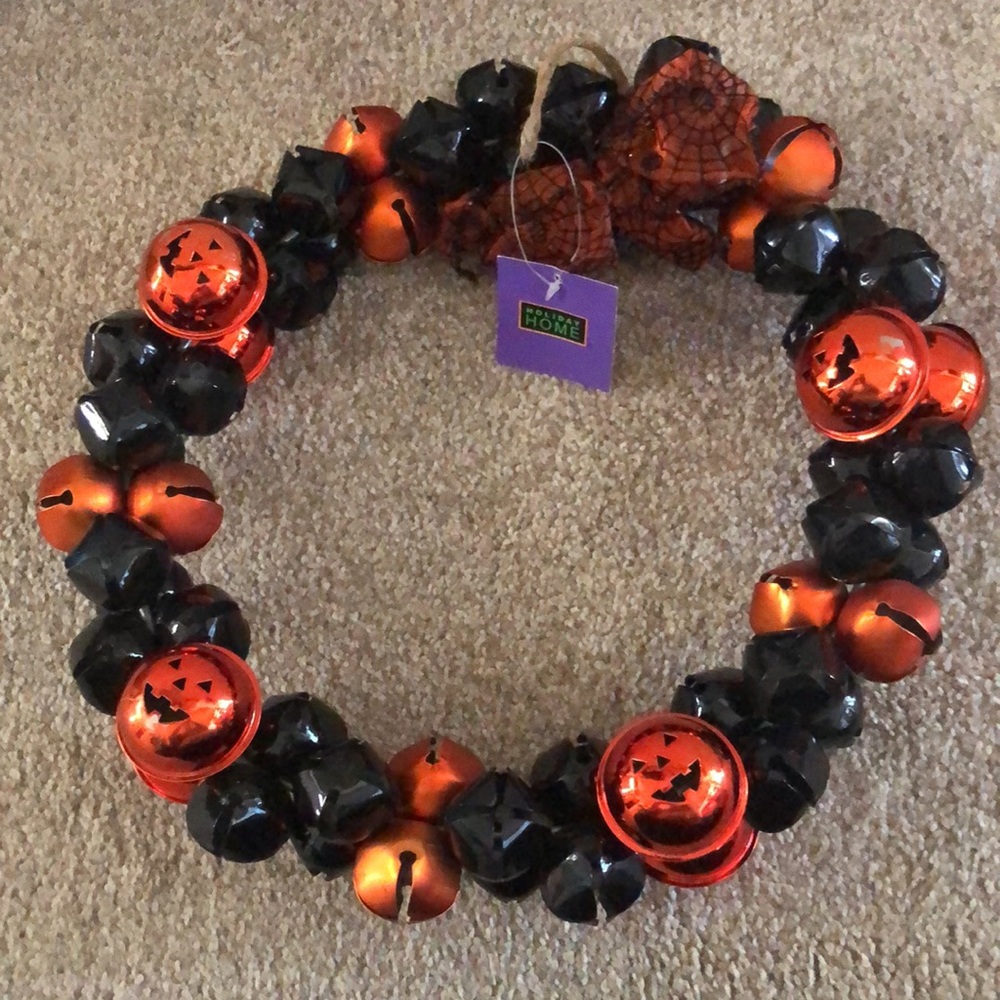 Halloween Jingle Bell Ball Wreath Black With Orange Pumpkins + Spider Bow - Picture 3 of 4